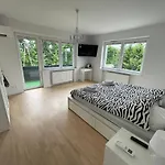 White House Izabelin Family House Near Warsaw * Mogielnica