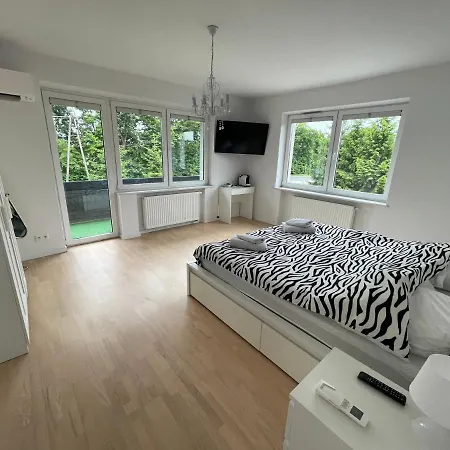 White House Izabelin Family House Near Warsaw * Mogielnica