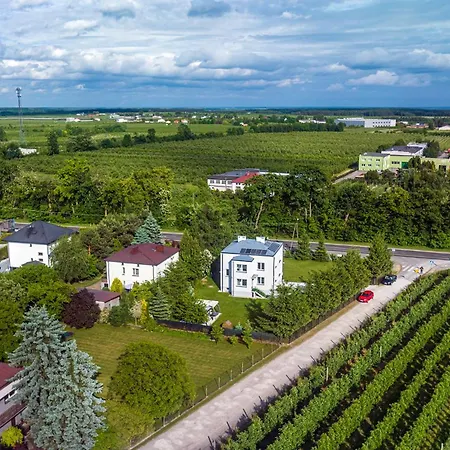 Βίλα White House Izabelin Family House Near Warsaw *
