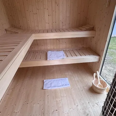 White House Izabelin Family House Near Warsaw