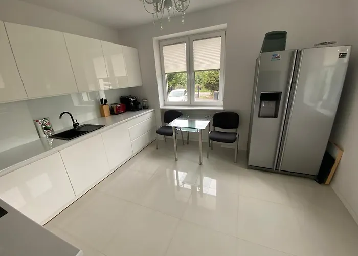 ヴィラ White House Izabelin Family House Near Warsaw