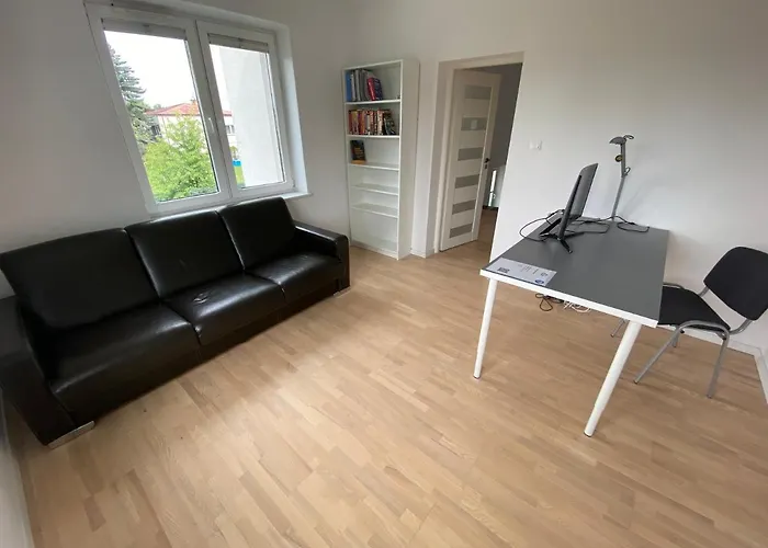 White House Izabelin Family House Near Warsaw *