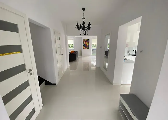 White House Izabelin Family House Near Warsaw Mogielnica