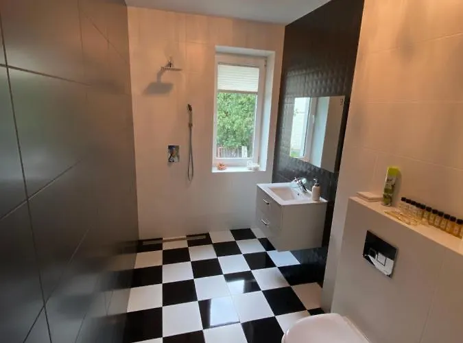 White House Izabelin Family House Near Warsaw