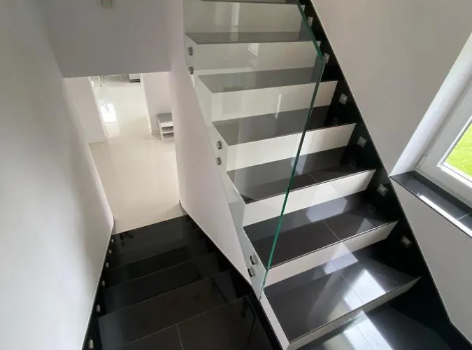 ヴィラ White House Izabelin Family House Near Warsaw *