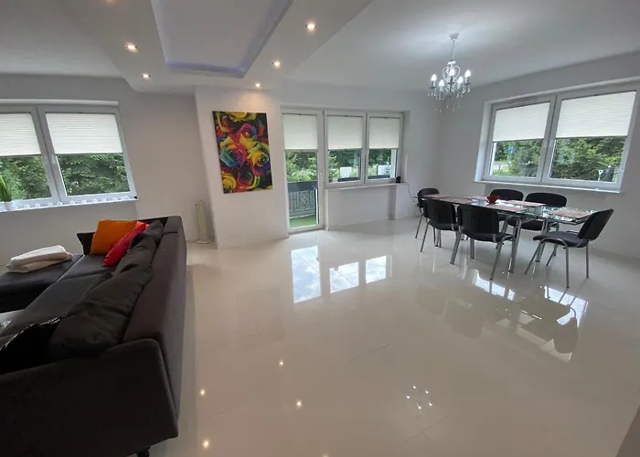 White House Izabelin Family House Near Warsaw ヴィラ *