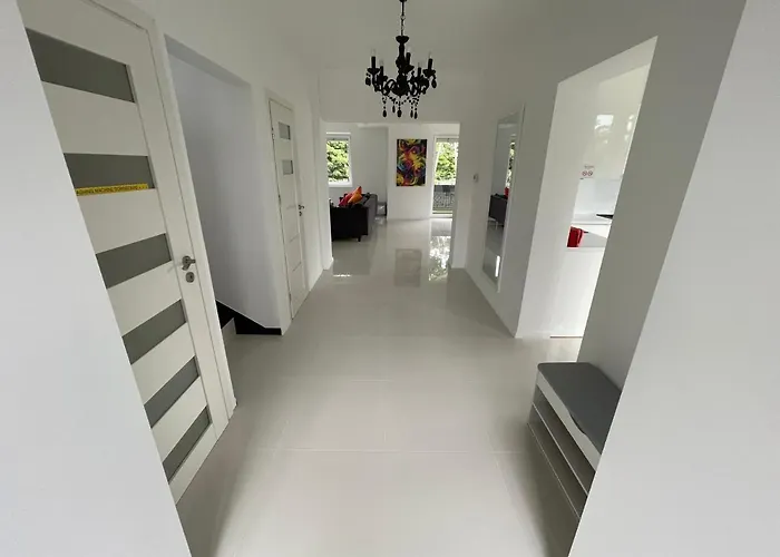 White House Izabelin Family House Near Warsaw * Mogielnica