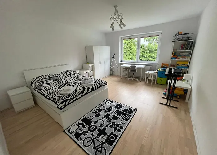 White House Izabelin Family House Near Warsaw * Mogielnica