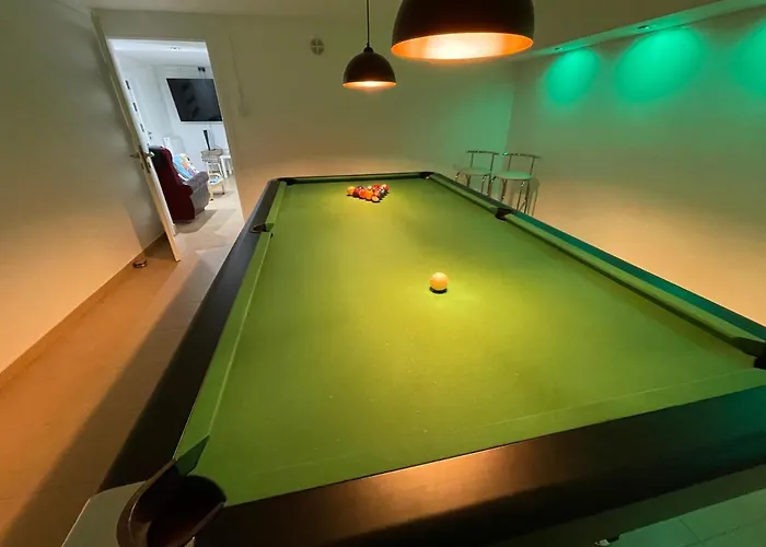 White House Izabelin Family House Near Warsaw