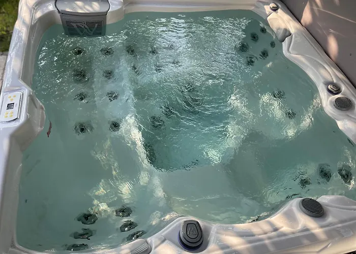 White House Izabelin Family House Near Warsaw ヴィラ Mogielnica