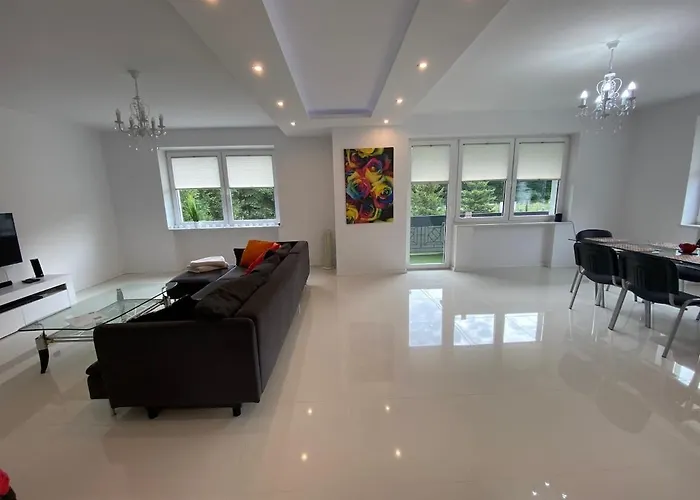 White House Izabelin Family House Near Warsaw ヴィラ *