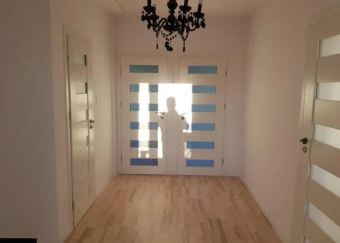 ヴィラ White House Izabelin Family House Near Warsaw *