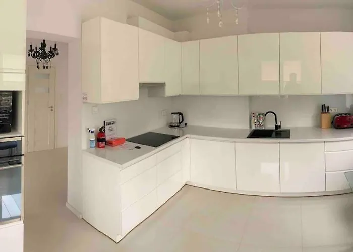 ヴィラ White House Izabelin Family House Near Warsaw