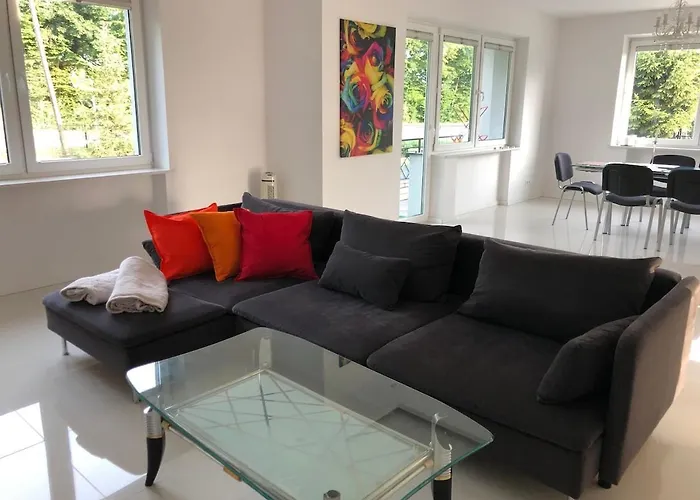 White House Izabelin Family House Near Warsaw ヴィラ *