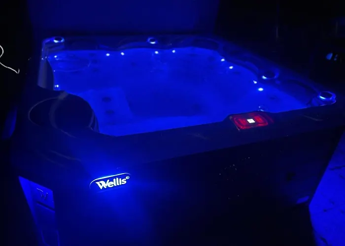 White House Izabelin Family House Near Warsaw * Mogielnica