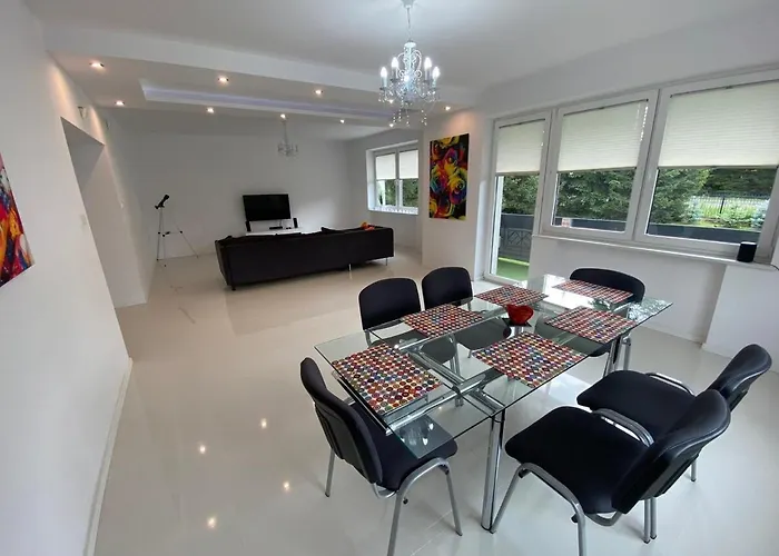 White House Izabelin Family House Near Warsaw ヴィラ *