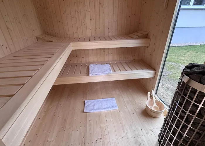 White House Izabelin Family House Near Warsaw